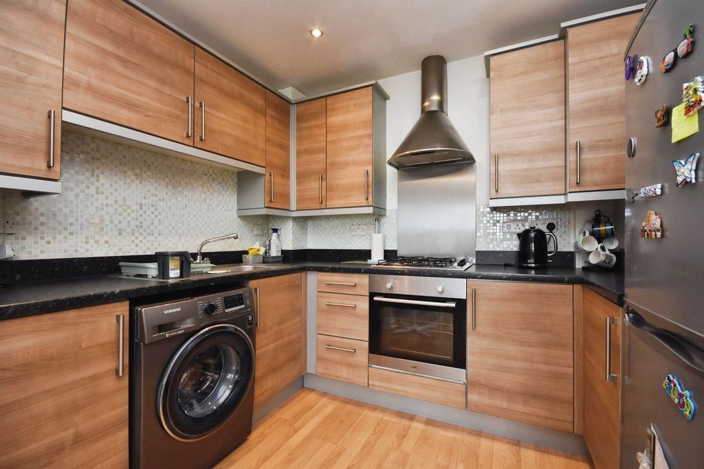 Property photo 2 of 16