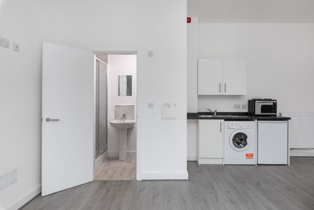 Property photo 3 of 5