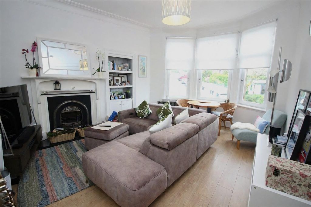 Property photo 2 of 22