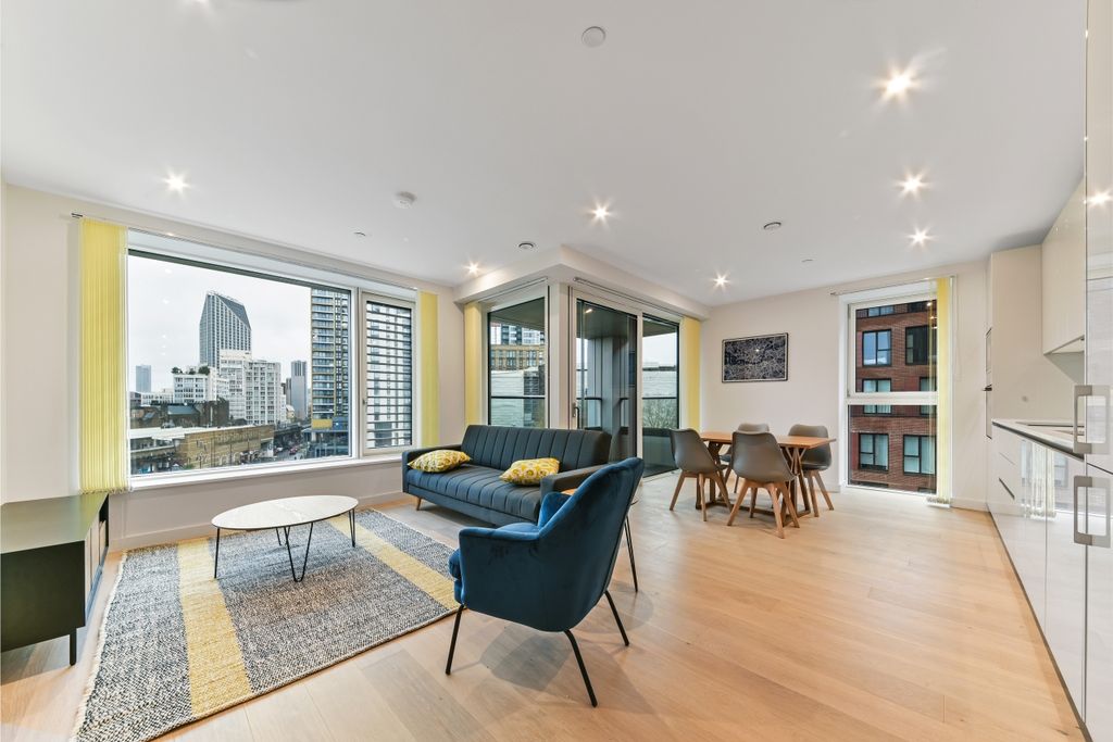 Property photo 1 of 17 Living Area - Hurloc