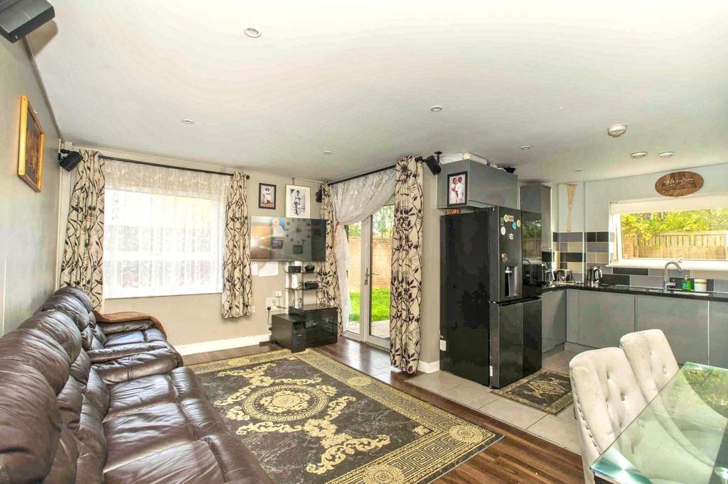 Property photo 2 of 10 Image 1