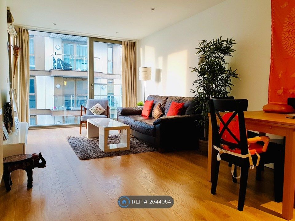 Property photo 1 of 10 Living Room