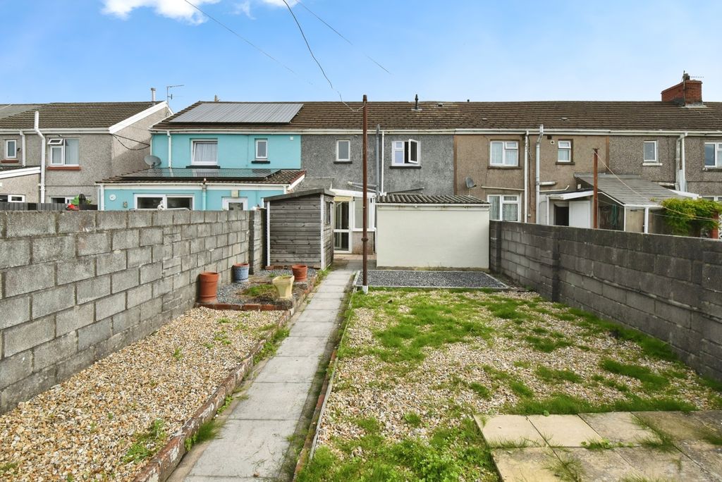 Property photo 3 of 18 Photo