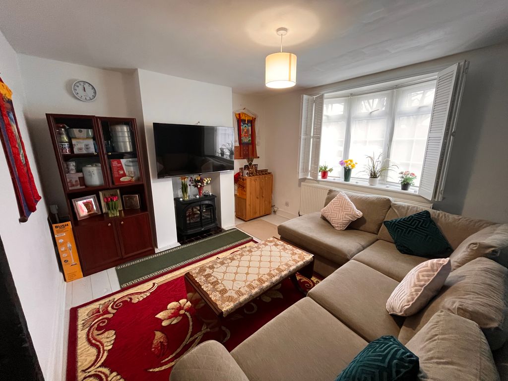Property photo 2 of 11