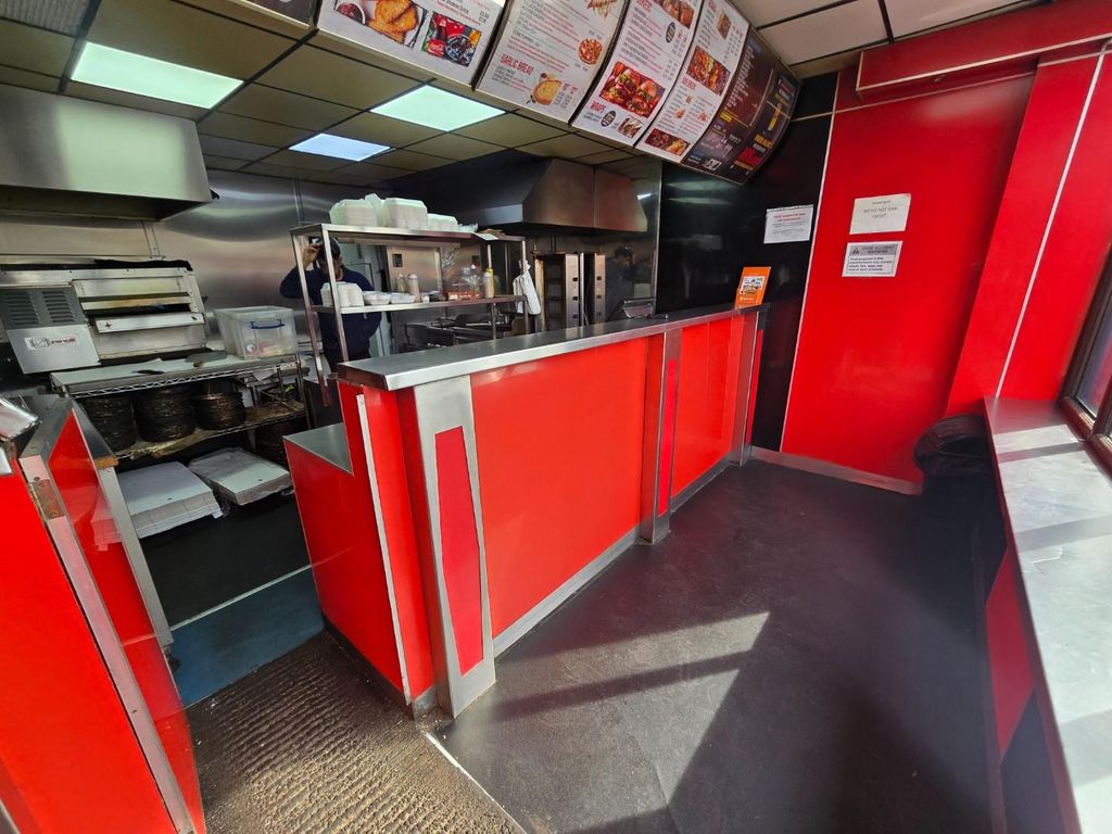 Property photo 3 of 8 Shop Area