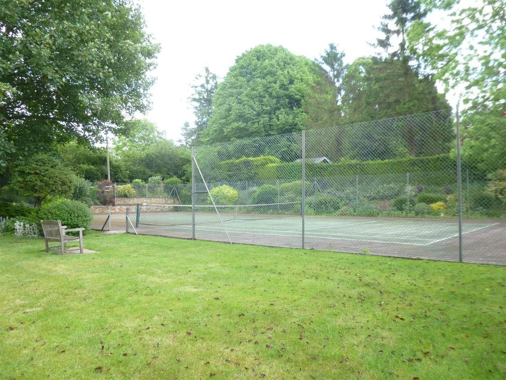 Property photo 2 of 11