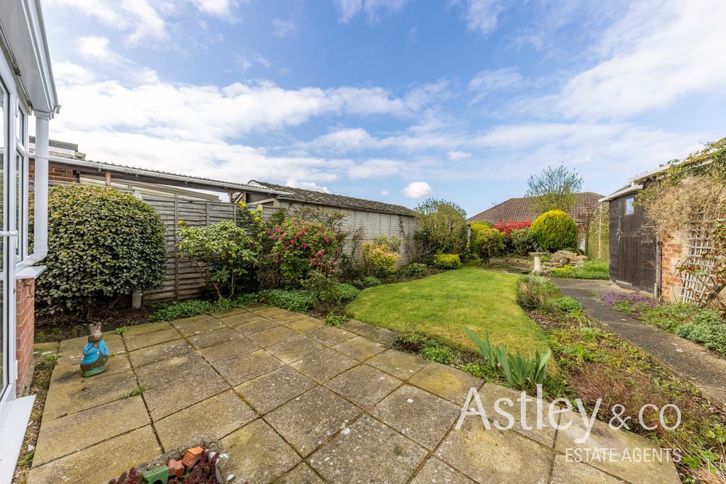 Property photo 2 of 15 Garden