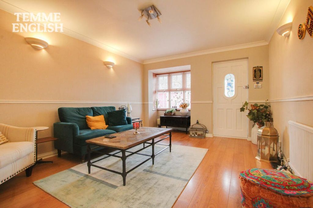 Property photo 2 of 19