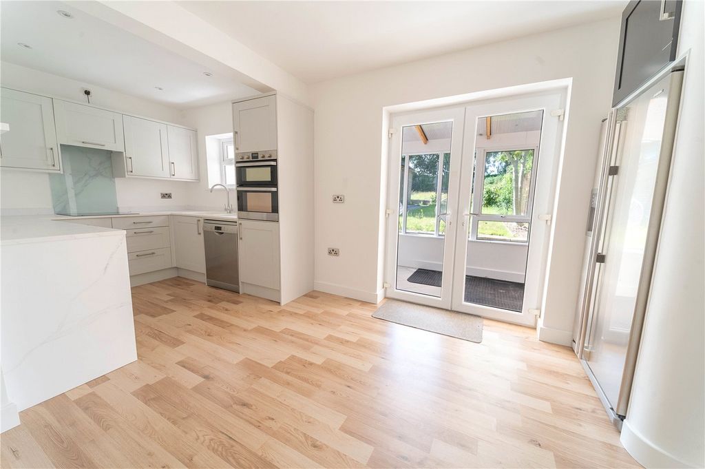 Property photo 2 of 16 Open Plan Kitchen