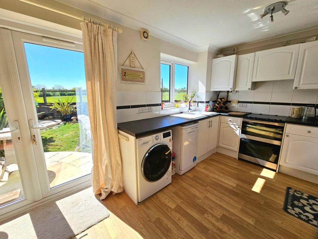 Property photo 3 of 19 They9990.Jpg