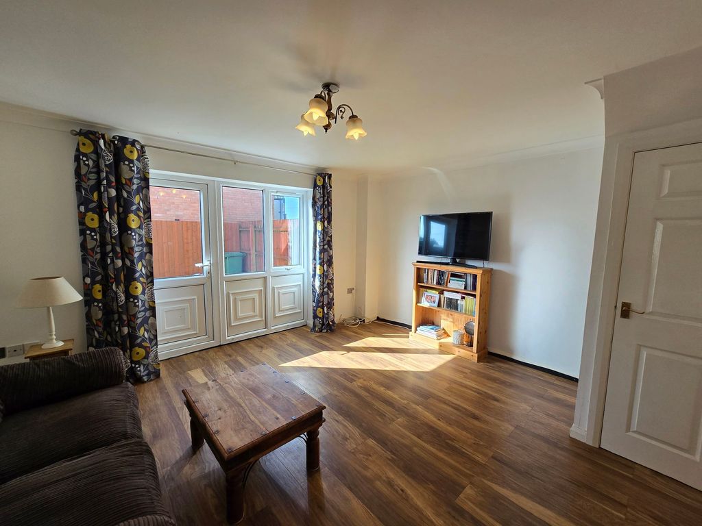 Property photo 3 of 25 Lounge