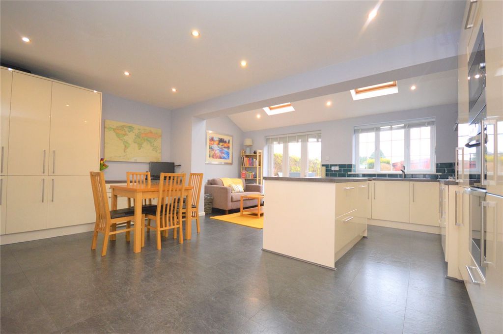 Property photo 1 of 22 Picture No. 34