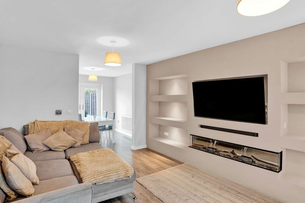 Property photo 2 of 25