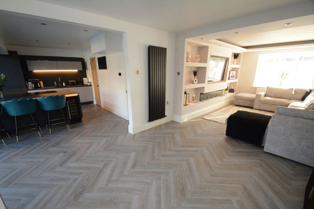 Property photo 2 of 19 Openplan