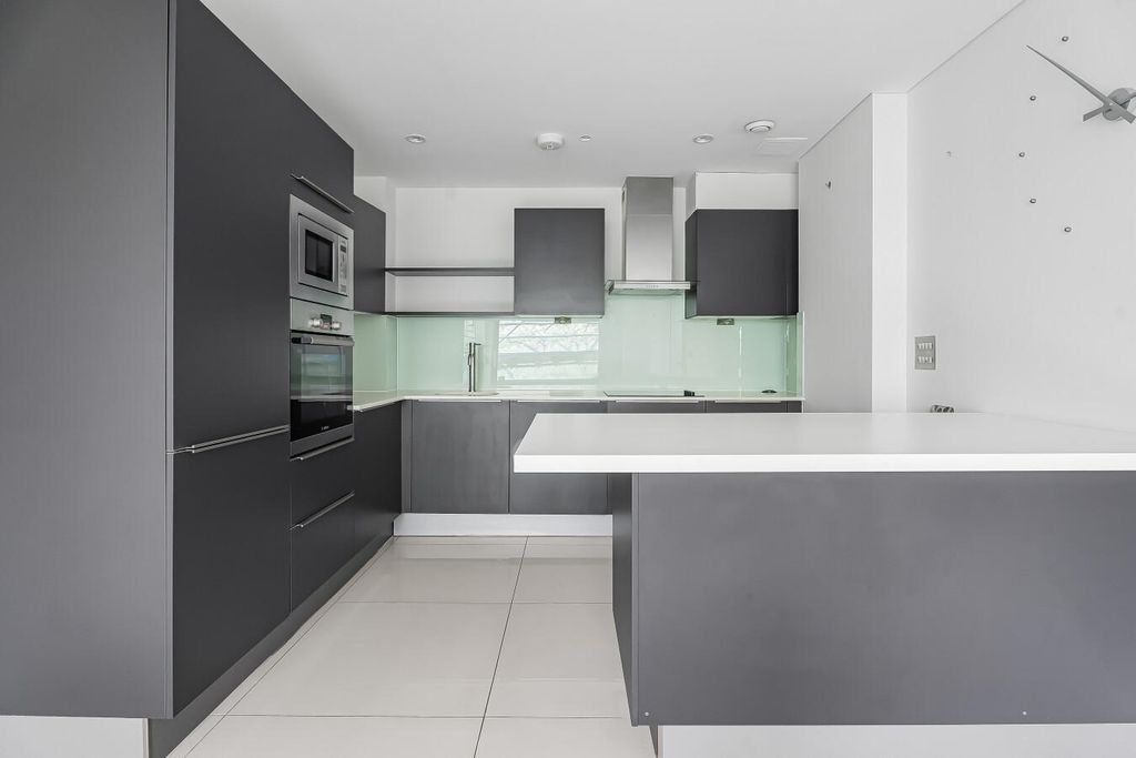 Property photo 1 of 18 Photo 0