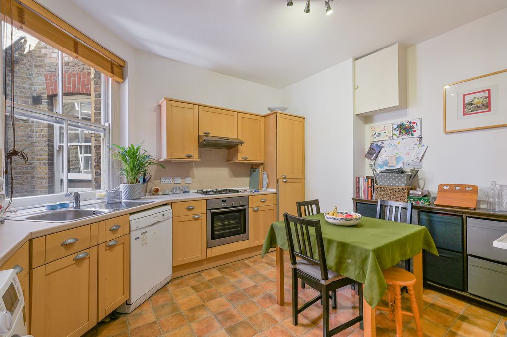 Property photo 3 of 11