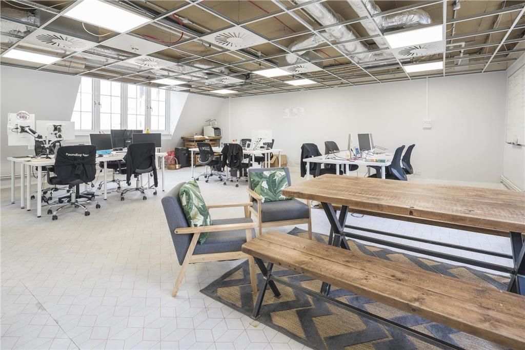 Property photo 2 of 7 Serviced Office, Borough High St, London - Se1|