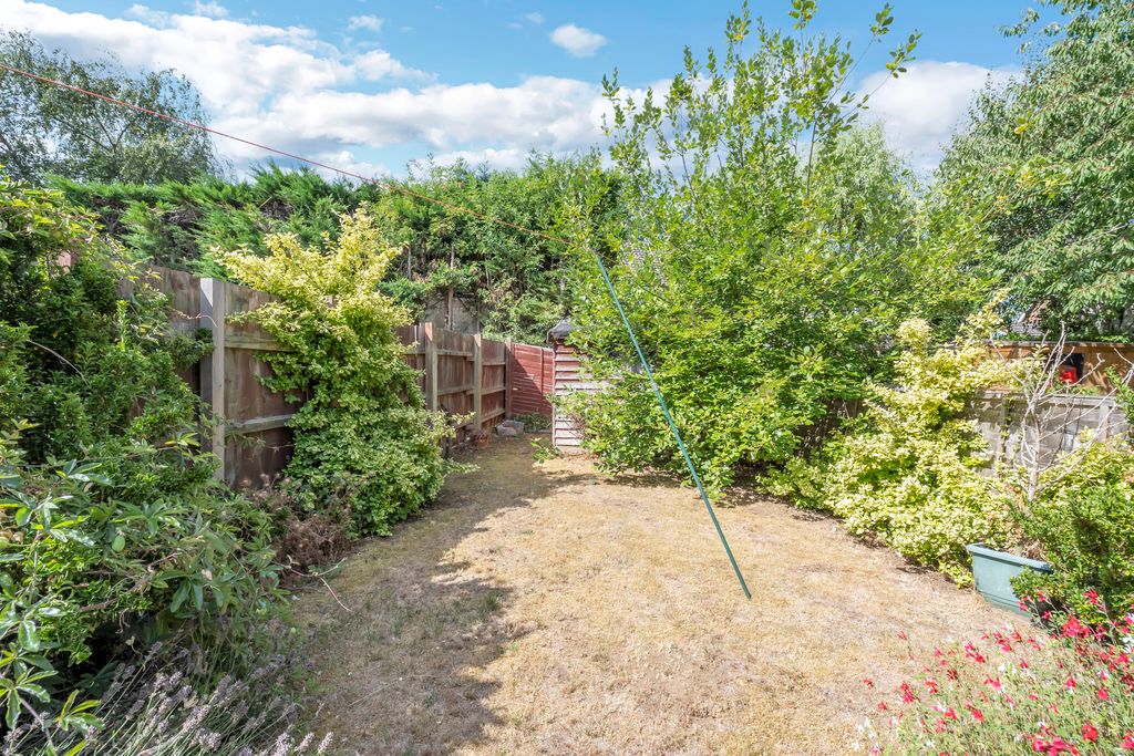 Property photo 3 of 11 Garden