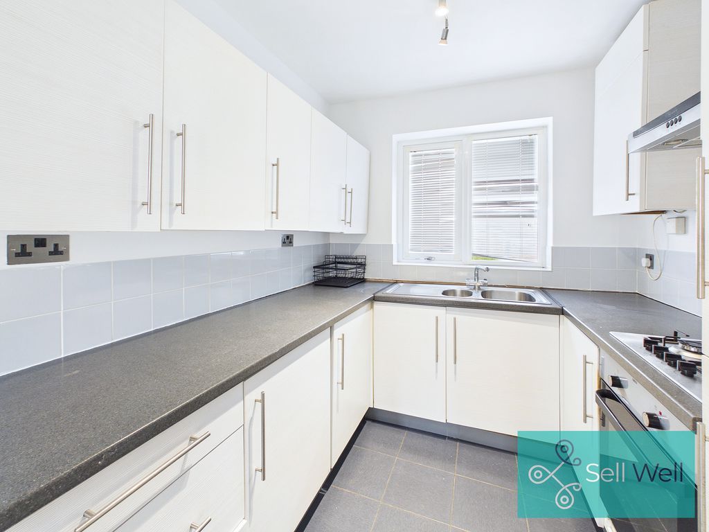 Property photo 2 of 17 Kitchen