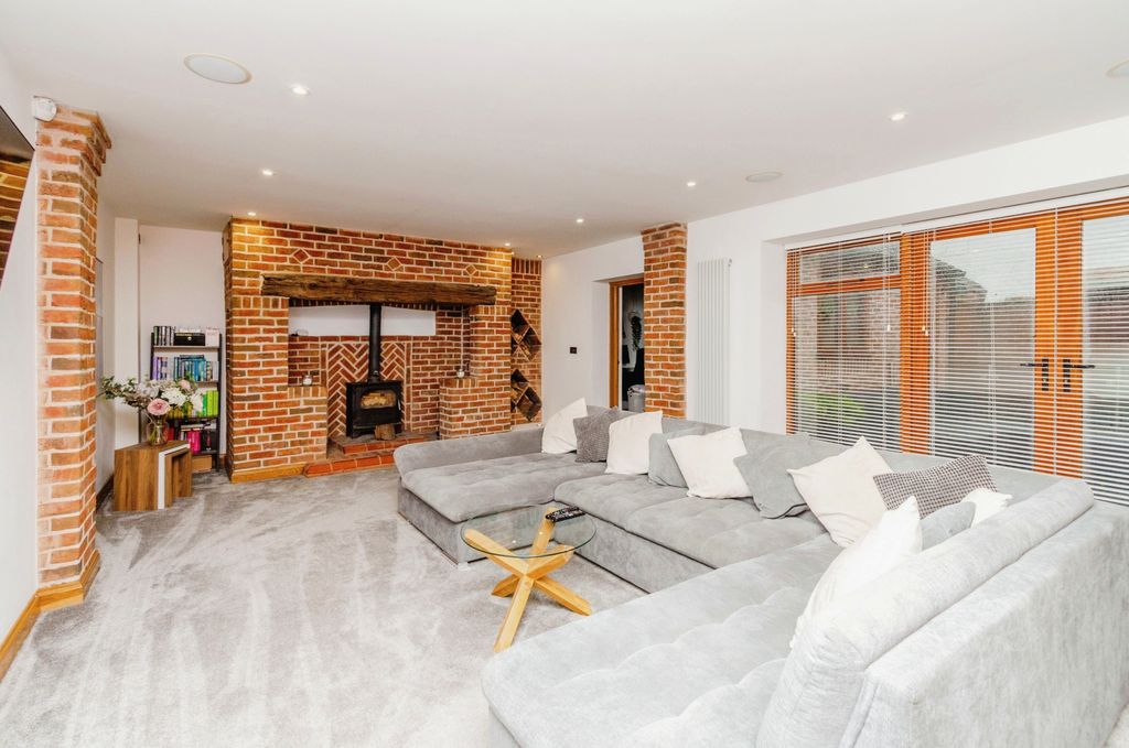 Property photo 2 of 25 Photography