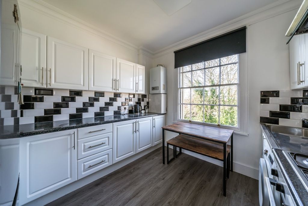 Property photo 3 of 16 7