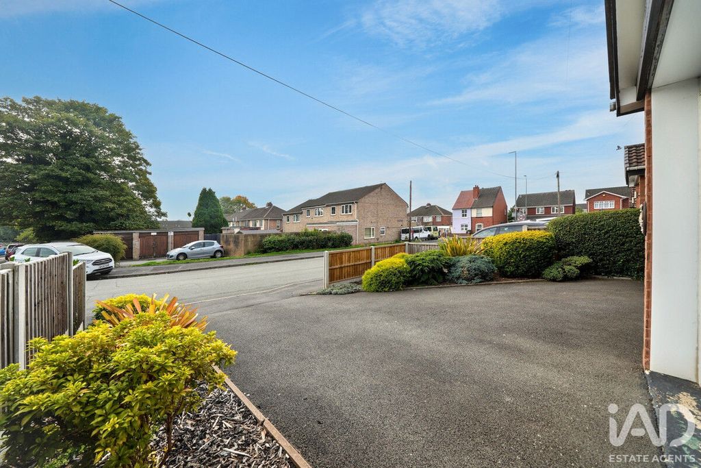 Property photo 2 of 43