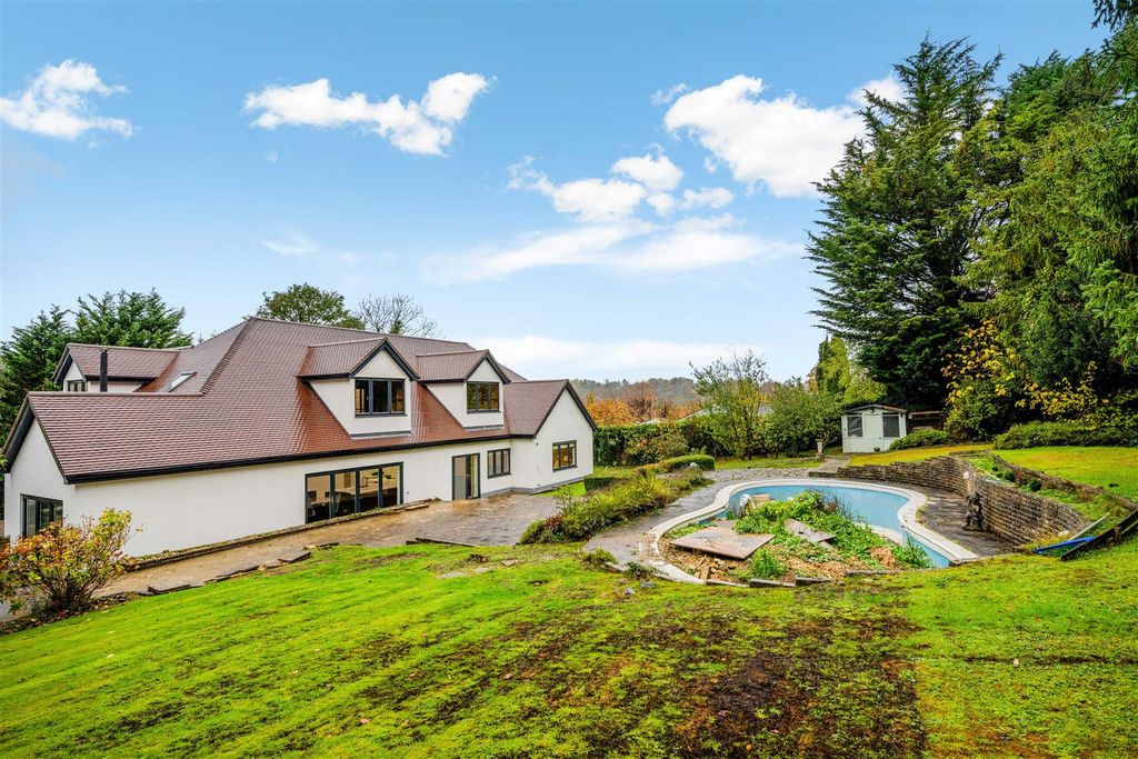 Additional image 20 of 6 bed property for saleHazelwood Lane, Chipstead, Coulsdon CR5