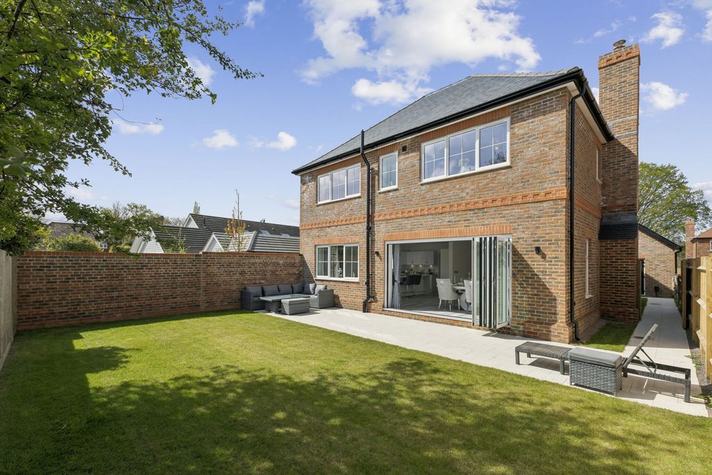 Property photo 2 of 13