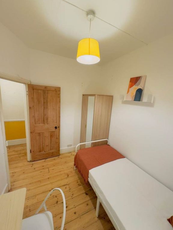 Property photo 3 of 5