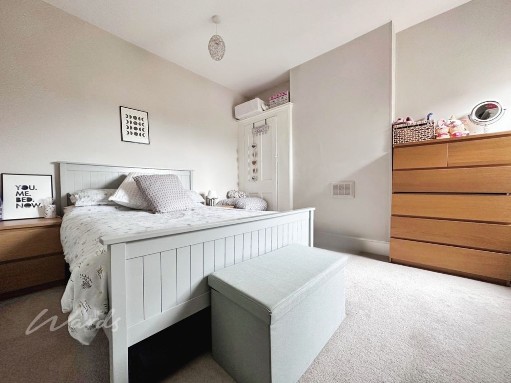 Property photo 3 of 9 Swin Bed 1 Use