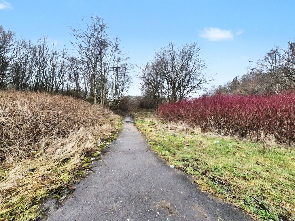 Property photo 3 of 12 Picture No. 14