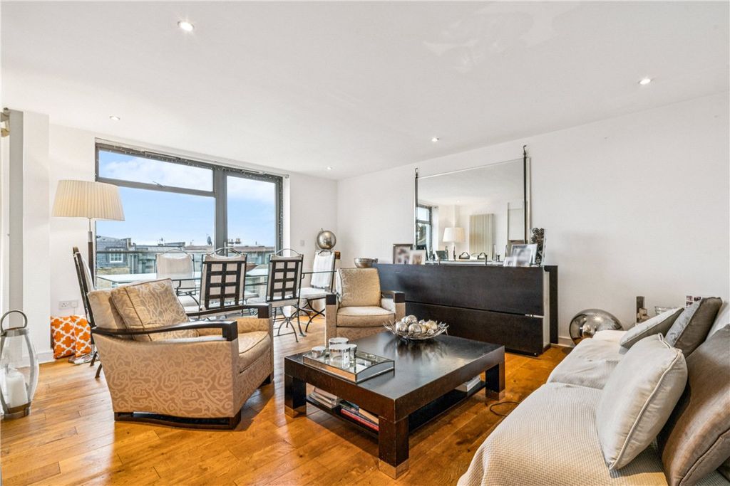 Property photo 2 of 11 Picture No. 23