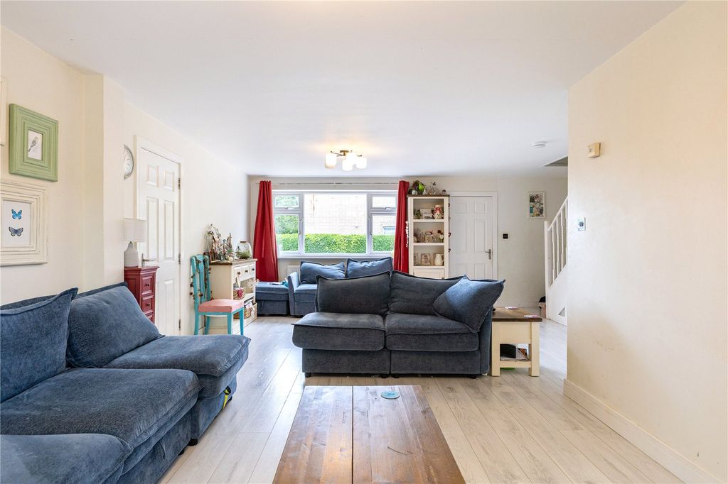 Property photo 3 of 19 Sitting Room