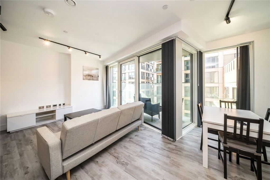 Property photo 2 of 6