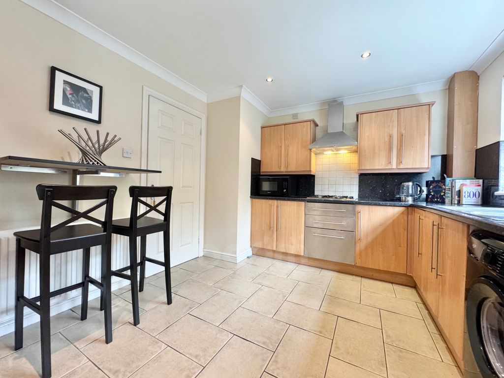 Property photo 2 of 29 Reform Street, Beith Kitchen Pic