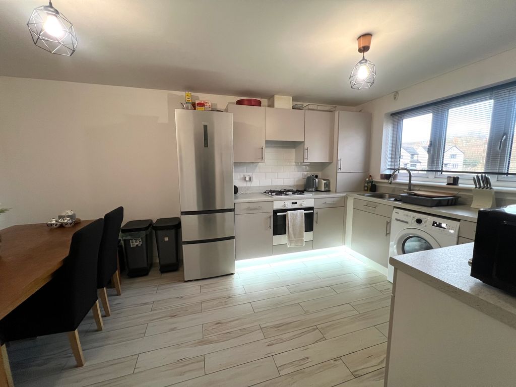 Property photo 1 of 16 Bedroom 1