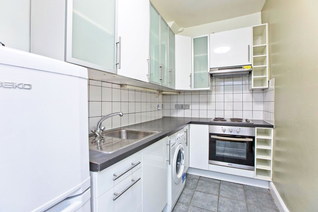 Property photo 3 of 9 1 Ashbourne-8849