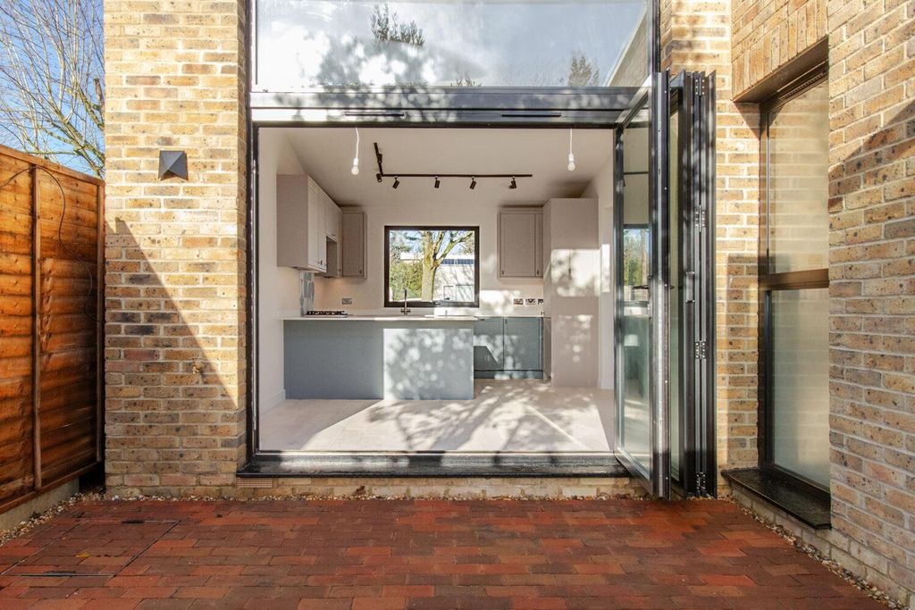 Property photo 1 of 11 Img_8313v2-1500x1000.Jpg