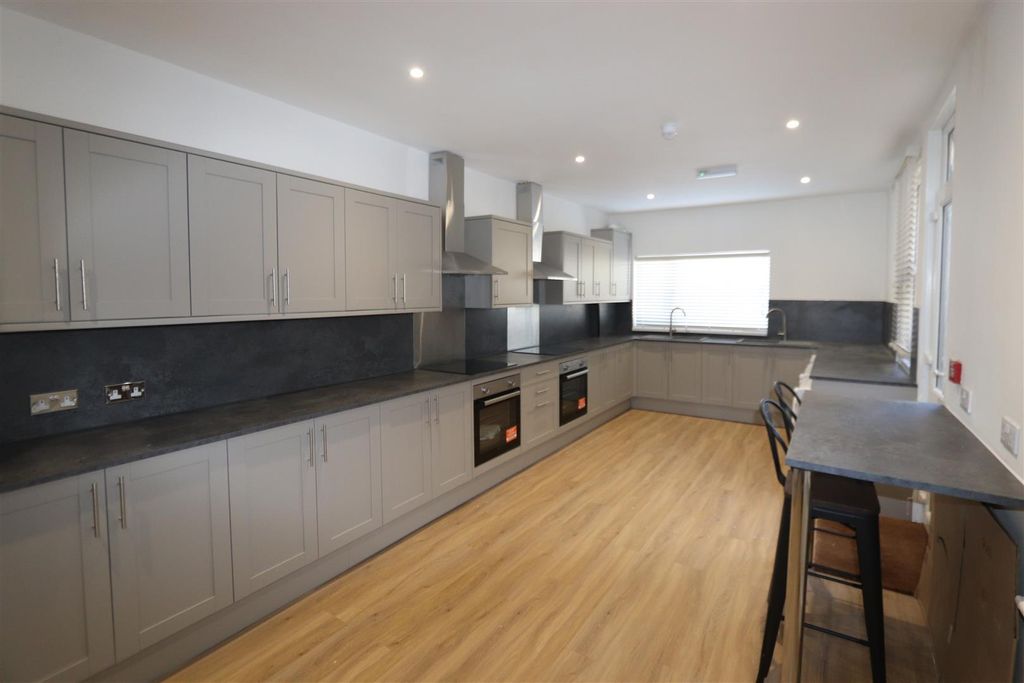 Property photo 3 of 12 Img_2932.Jpg