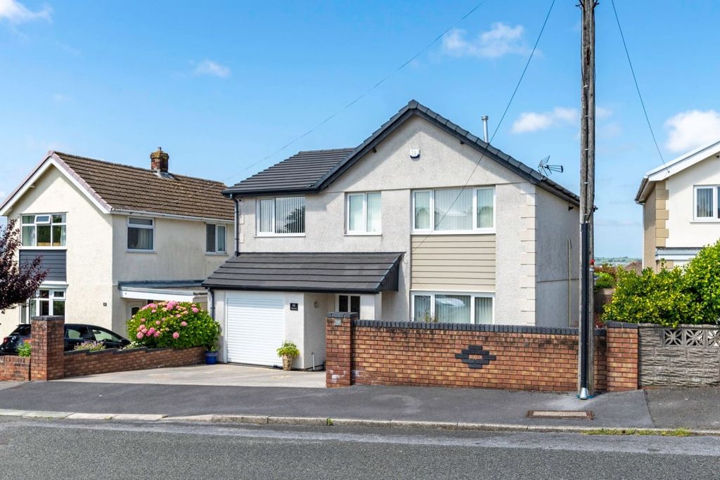 Property photo 1 of 38