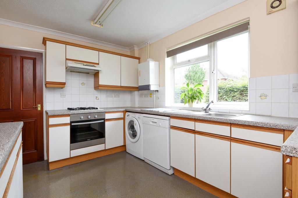 Property photo 2 of 10 Kitchen