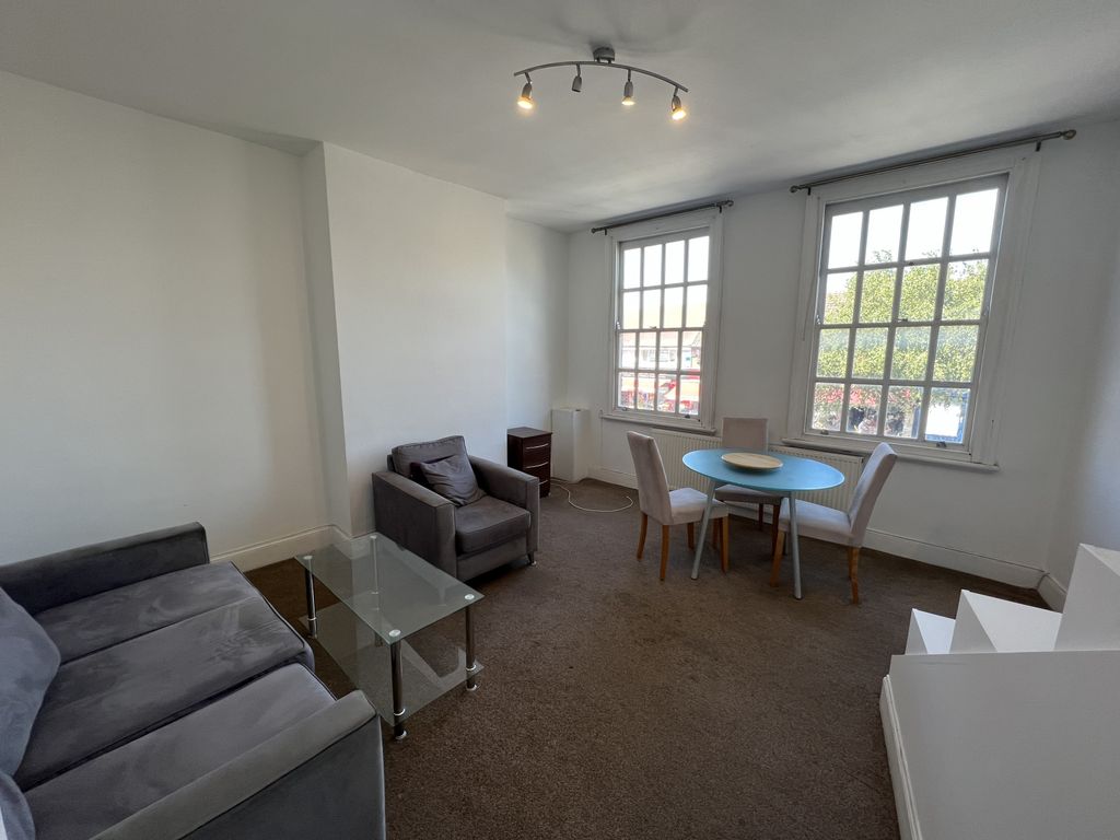 Property photo 3 of 9 Gallery