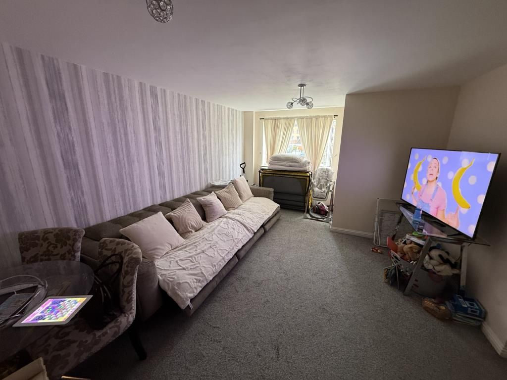 Property photo 3 of 7 Lounge