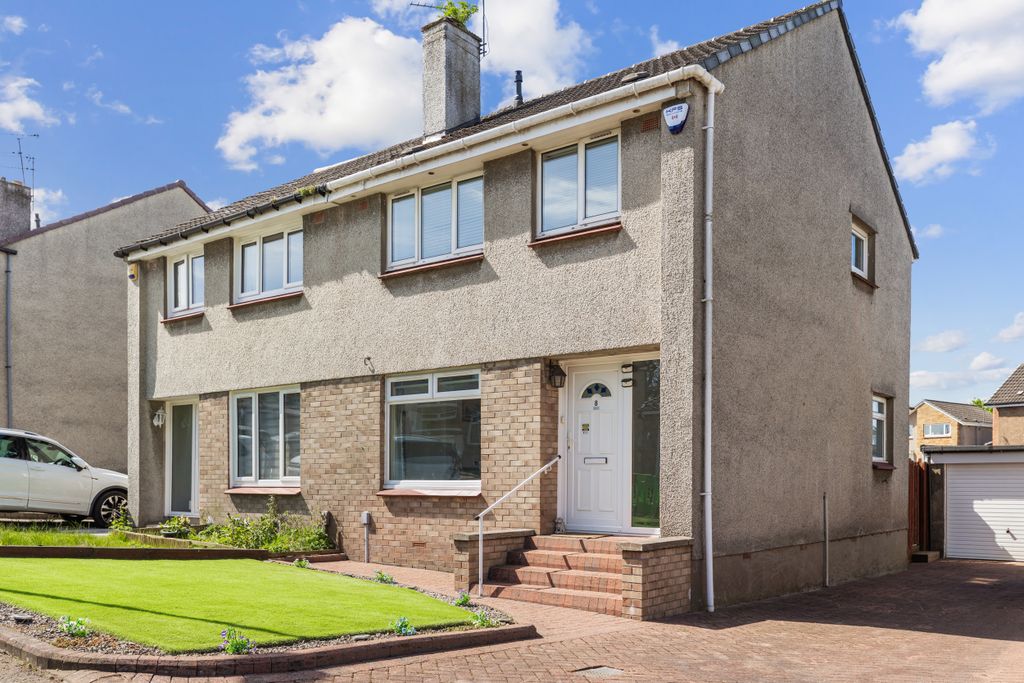 Property photo 1 of 32