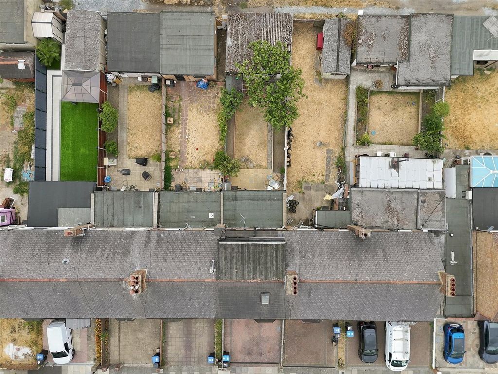Property photo 2 of 24 005_Dji_20260818122706_0025_D.Jpg