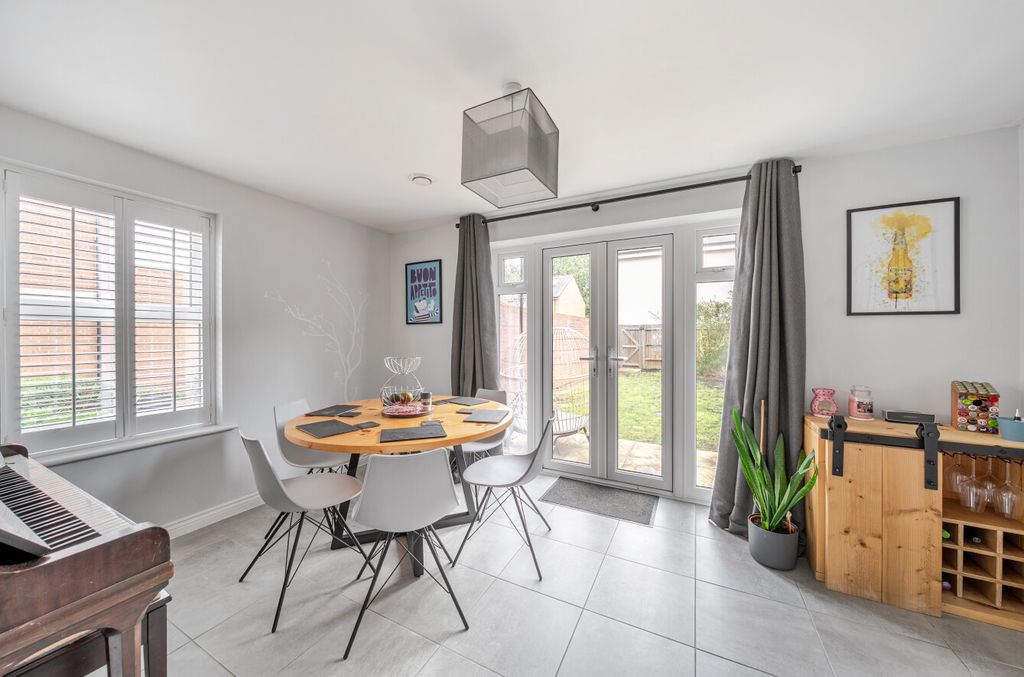 Property photo 3 of 12 1418071-25-69B929...