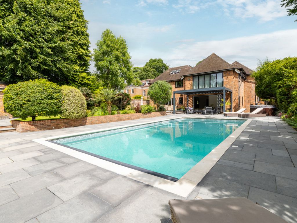 Property photo 2 of 46