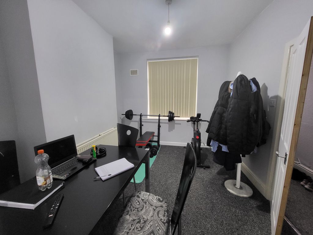 Property photo 3 of 7 Gallery