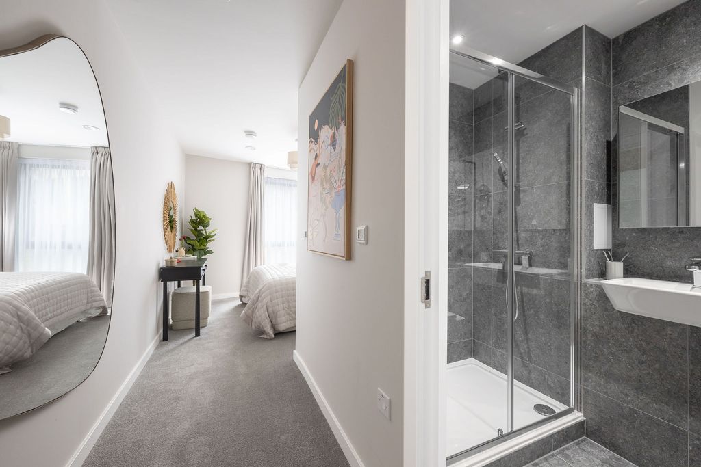 Additional image 9 of 2 bed flat for sale22, Capital Interchange Way, Brentford TW8