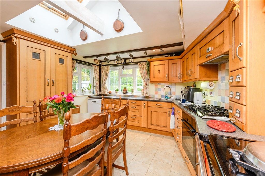 Property photo 3 of 12 Kitchen